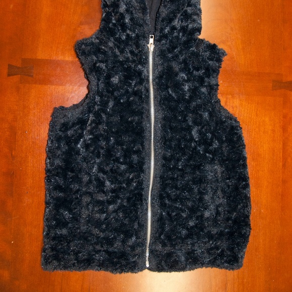 Speechless Like new girls Med soft fuzzy vest - Picture 6 of 7